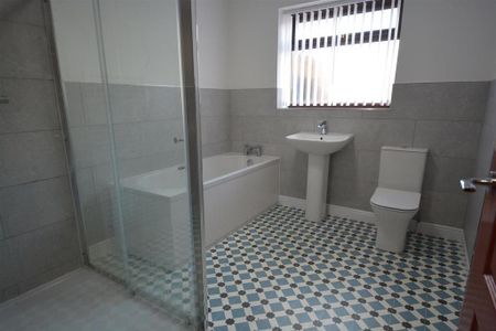 5 bedroom detached house to rent - Photo 5