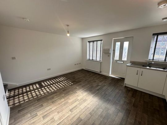 1 bedroom semi-detached house to rent - Photo 1