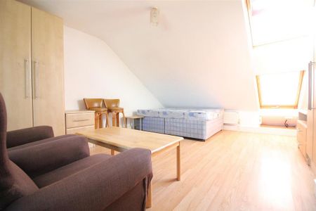 Studio to rent - Photo 2