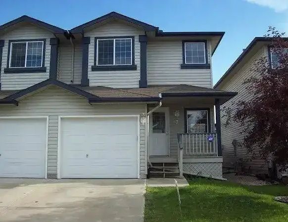 GREAT VALUE!! 3 Bdrm Duplex with GARAGE!!!By Clareview LRT. | Edmonton - Photo 1