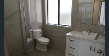 Neat as a pin with low maintenance gardens - Photo 3