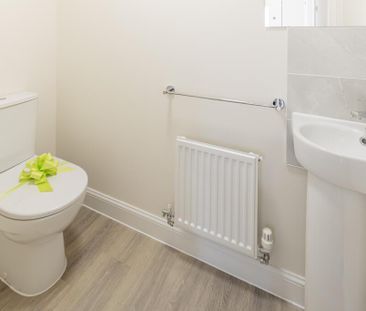 4 bedroom semi-detached house to rent - Photo 3