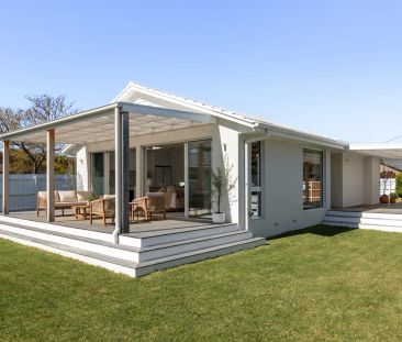 “Architectural Elegance Meets Bayside Living” - Photo 6