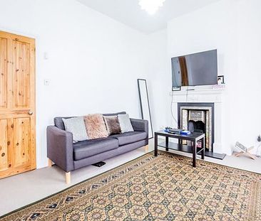 Cosy one bedroom property located close to Turnpike Lane - Photo 4