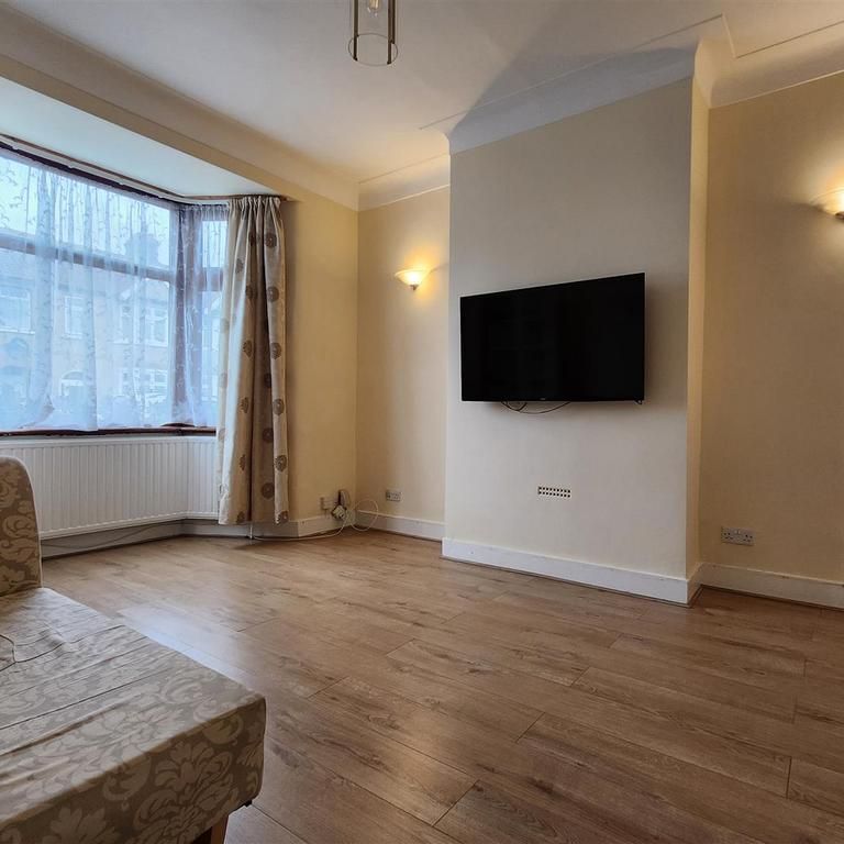 4 bedroom house to rent - Photo 1