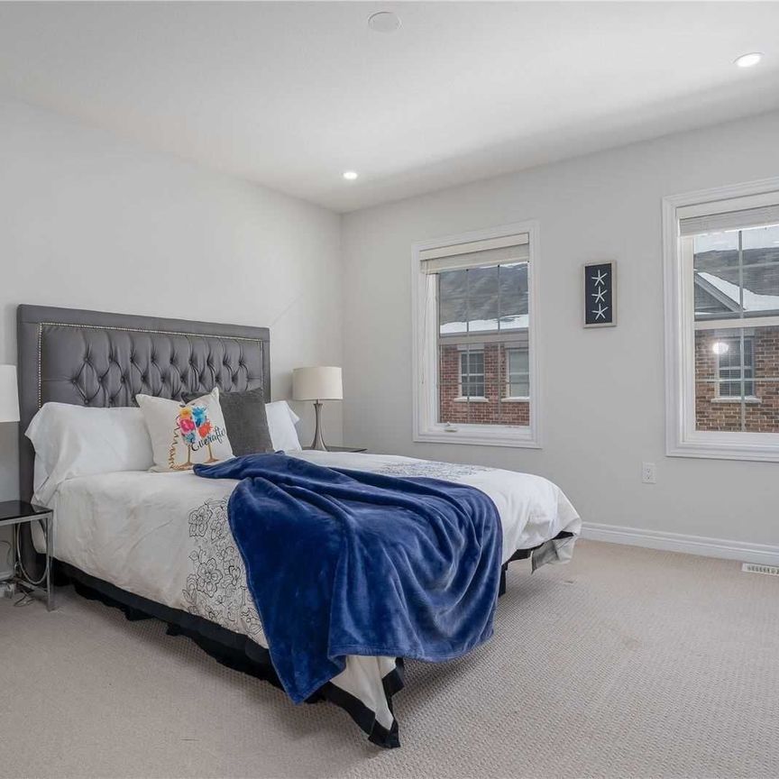 For Lease - 6 Oxfordshire Lane, Kitchener, Ontario - Photo 1