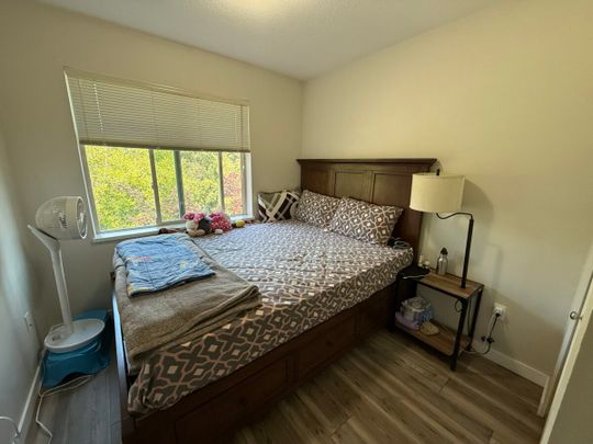 Spacious Townhouse In West Abbotsford - Photo 1