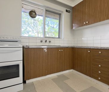 Freshly painted 2 bedroom flat - Photo 4