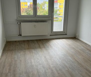 Rent now – pay less!!! 3-room apartment with balcony! - Foto 1
