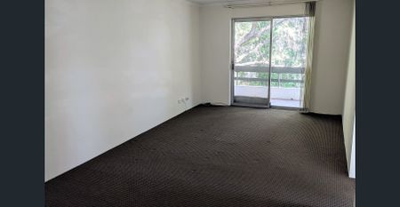 Peaceful Garden-View Apartment in Quiet Cul-de-Sac - Photo 4