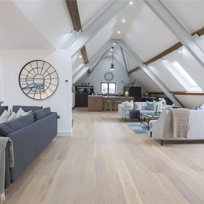 2 bedroom penthouse to rent - Photo 1