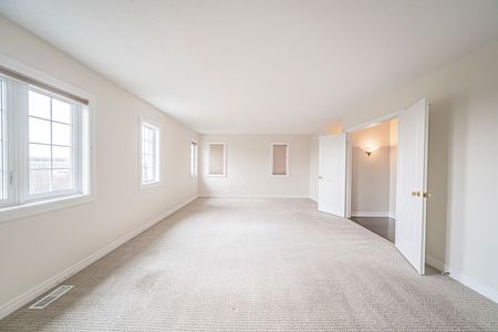 For Lease - 1132 Woodington Lane, Oakville, Ontario - Photo 5