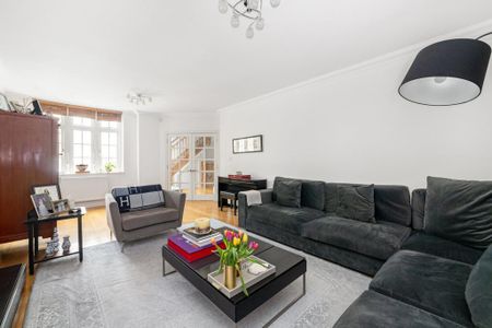 3 bedroom mews to rent - Photo 2