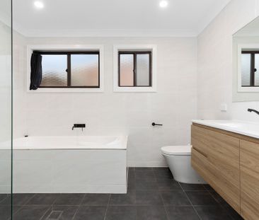 82 Regal Way, Valentine NSW 2280 - House For Rent | Domain - Photo 3