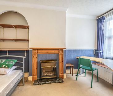 4 bedroom terraced house to rent - Photo 3