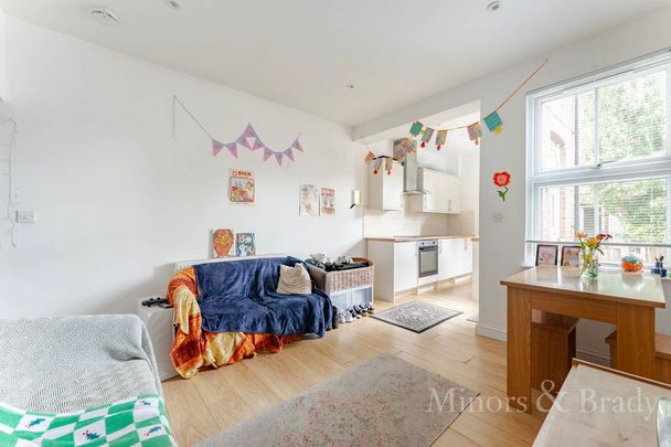 4 bedroom terraced house to rent - Photo 1