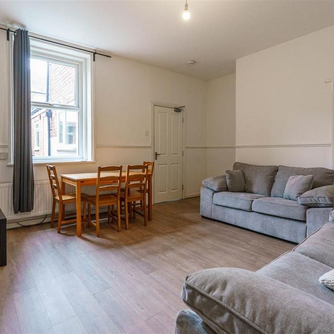 4 bedroom terraced house to rent - Photo 1