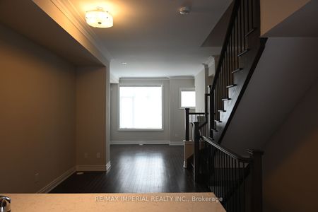 Condo Townhouse For Lease | W8041304 - Photo 3