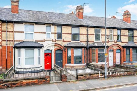 1 bedroom in a house share to rent - Photo 2