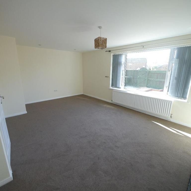 4 bedroom terraced house to rent - Photo 1
