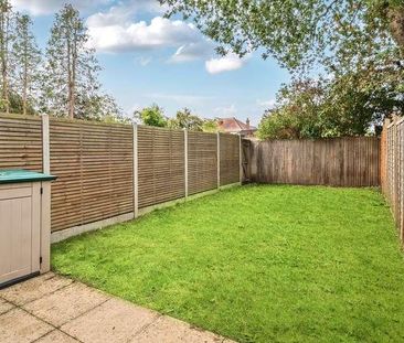 Foxhollow Close, Hersham, Walton On Thames, Surrey, KT12 - Photo 3
