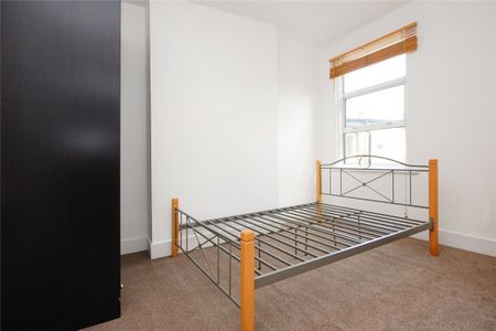 Windsor Road, NW2, London - Photo 2