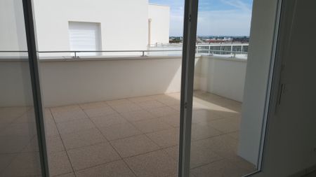APPAREMENT T3 DE 60.63M2 AVEC TERRASSE - VAUX-EN-VELIN LA SOIE - Photo 3