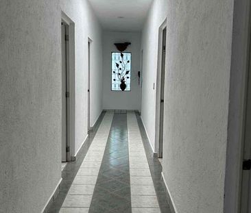 JURIQUILLA CASA EN RENTA AMPLIA DE UN PISO 480M2 TERRENO 320M2 CONS... - Photo 2