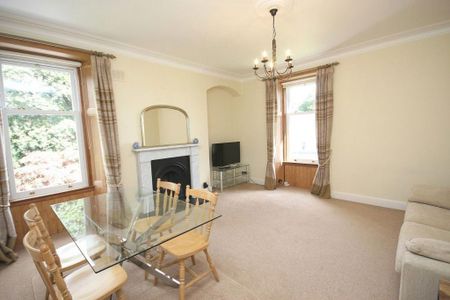 3 bedroom flat to rent - Photo 2