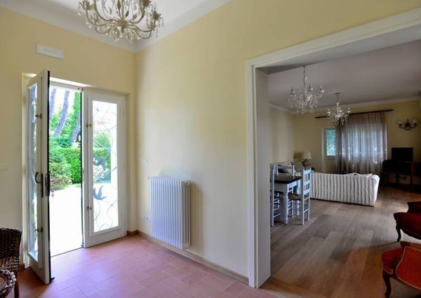 via carlo del prete, Forte dei Marmi, Tuscany 55042