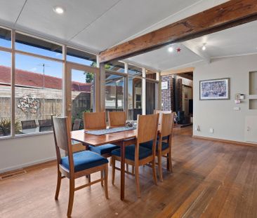 Tranquil Retreat in Suburbia! - Photo 4