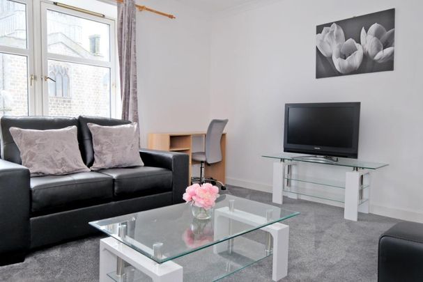 2 bedroom flat to rent - Photo 1