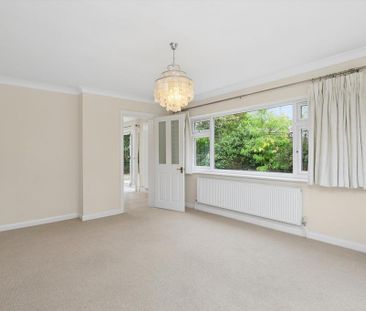 4 bedroom detached house to rent - Photo 2
