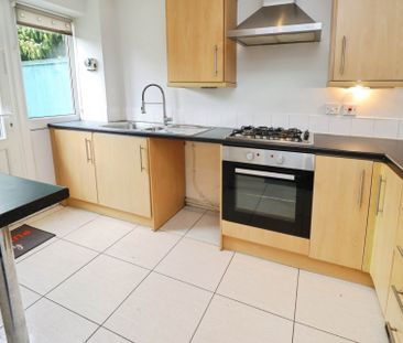 Baildon Green, Little Sutton - Photo 1