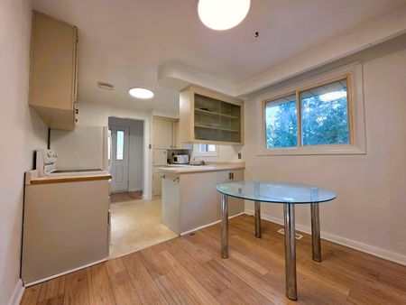 For Lease - 57 Foreht Crescent, Aurora, Ontario - Photo 3