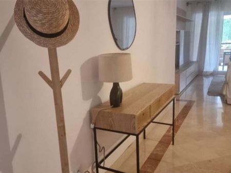 2 room luxury Flat for rent in Marbella, Andalusia - Photo 3