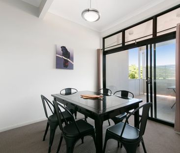 Furnished Master Bedroom For Rent - Photo 6