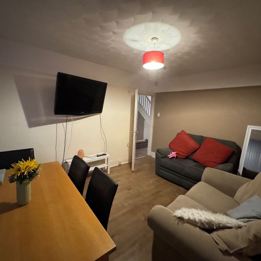 4 Bed Semi-Detached House, Brentbridge Road, M14 - Photo 1