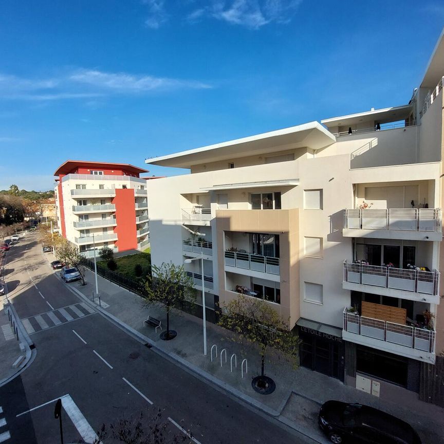 location Appartement T2 DE 42.3m² À NIMES - Photo 1