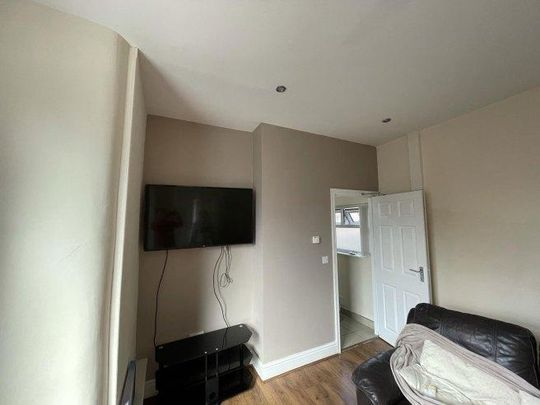 6 bedroom house share to rent - Photo 1