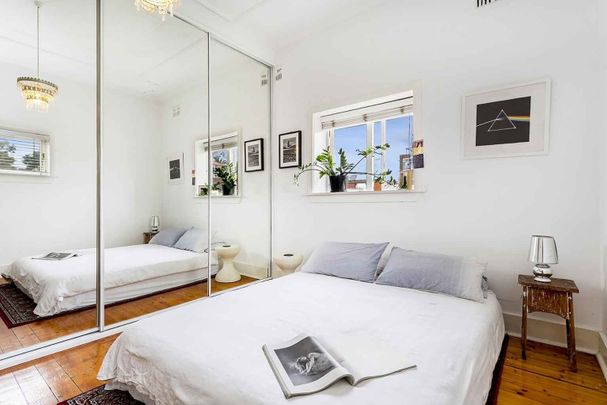 Bright & Sunny Beachside Pad in the Heart of Bondi - Photo 1