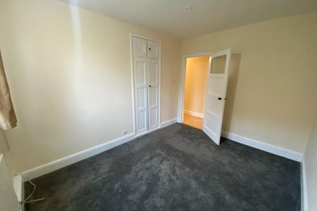 Lingfield Walk - Photo 5