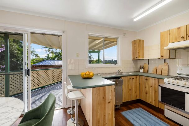 Renovated Two Bedroom Cottage - Photo 1