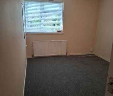 Two bedroom terraced house in Winklebury, Basingstoke - Photo 3