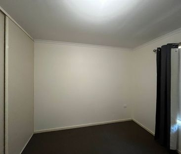 3 Bedroom family home with shed & swimming pool - Photo 3