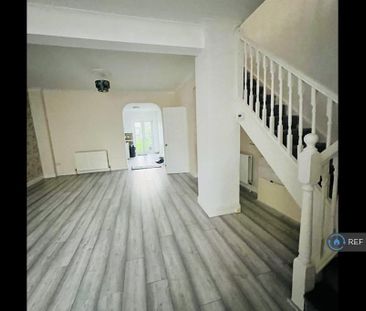 3 bedroom end of terrace house to rent - Photo 5