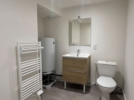 Location Appartement 3 pièces 66m² LEZOUX 63190 - Photo 5