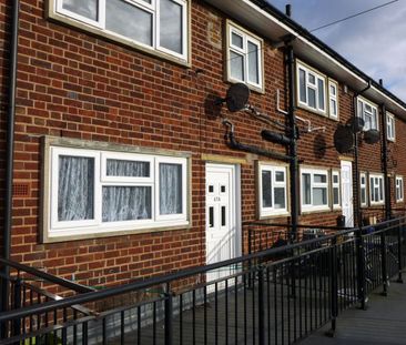 Queensway, Wollescote, Stourbridge, DY9 - Photo 1
