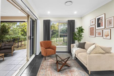 Spacious Family Home with Multiple Living Areas & Outdoor Entertaining - Photo 2