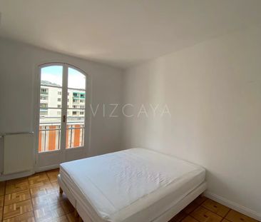 Location Appartement 5 pièces 143m² NICE 06300 - Photo 3